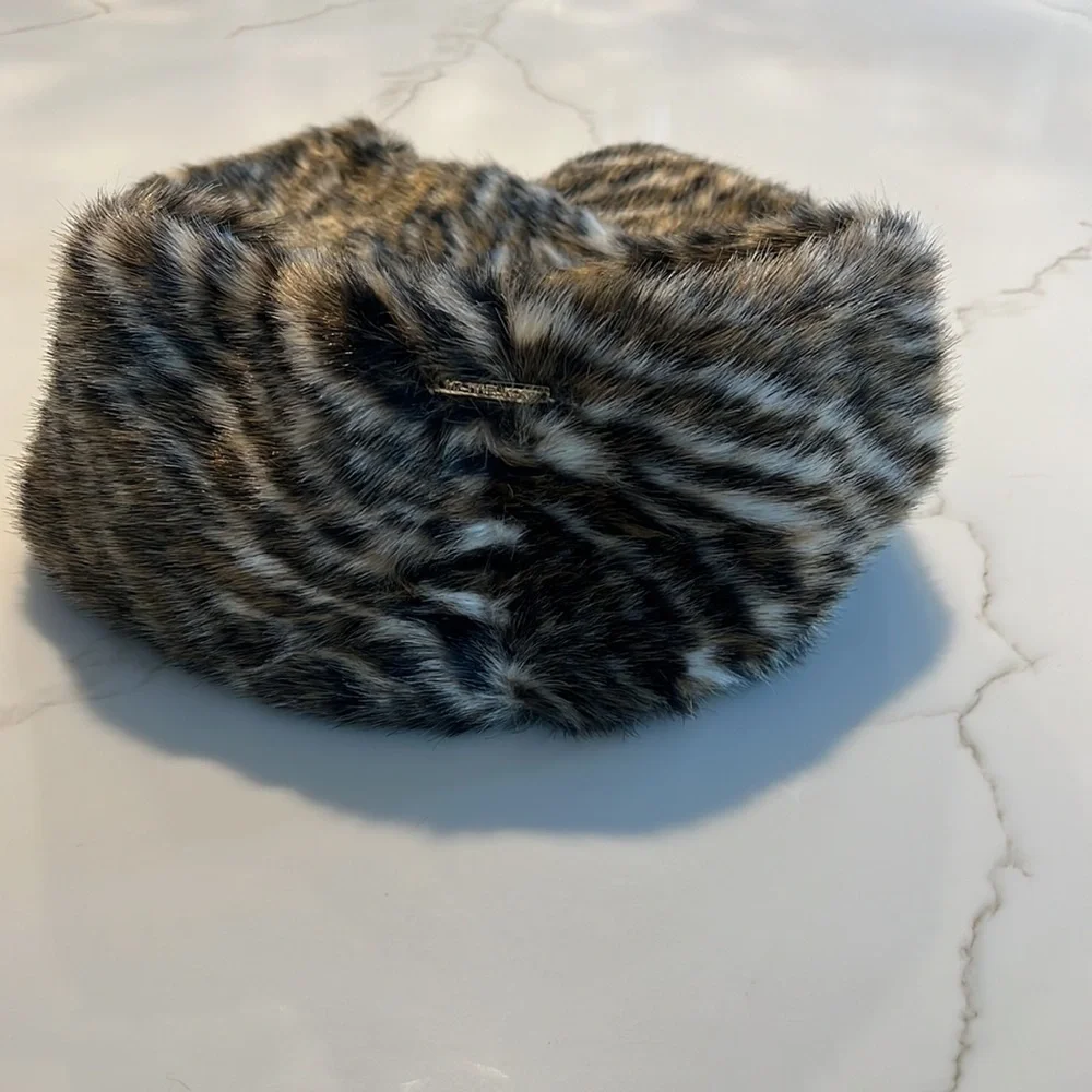 Michael Kors Tiger-Print Faux-Fur Pull-Through Scarf